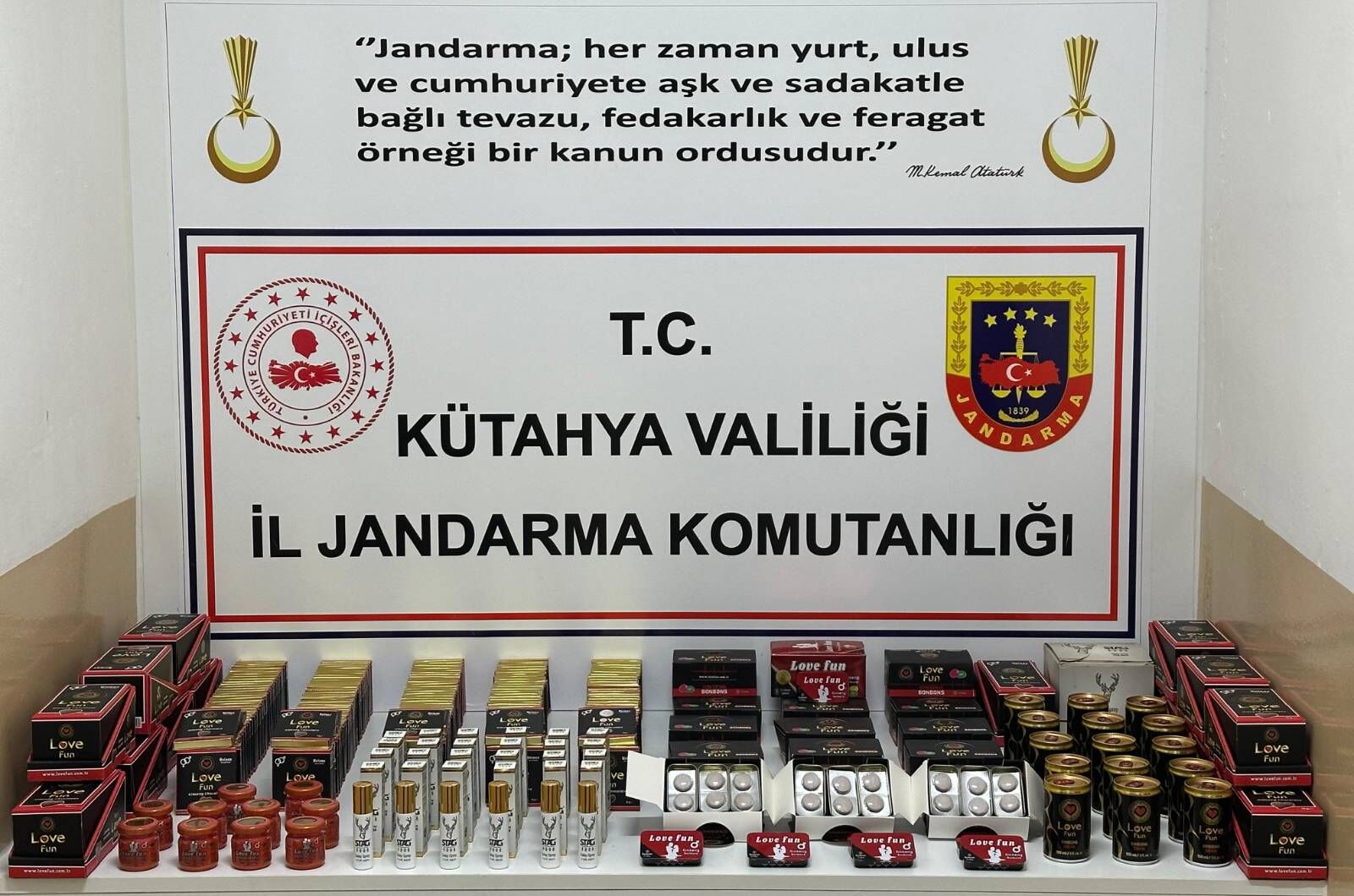 Kütahya'da Jandarmadan Cinsel Ürün Operasyonu (1)
