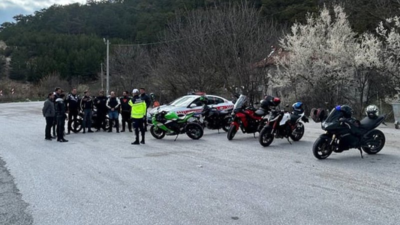 Kütahya’da Jandarmadan Motosiklet Denetimi 00 (3)