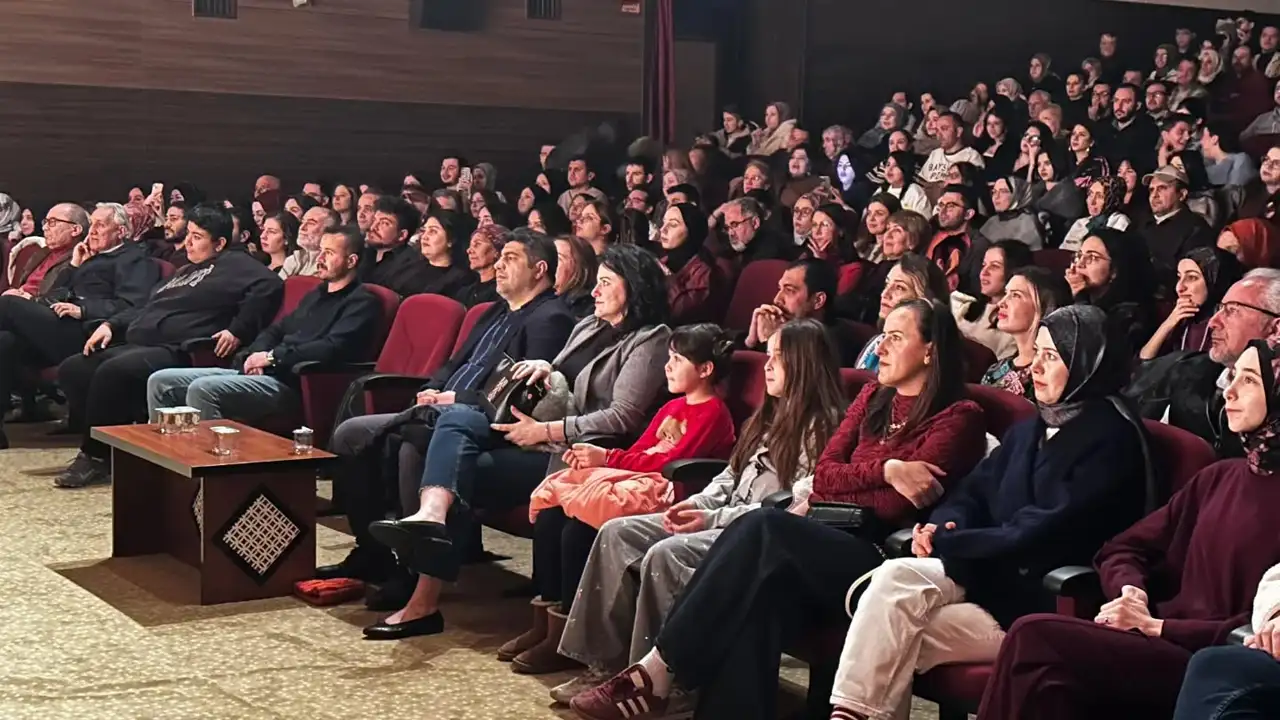 Kütahya'da Keçileri Kaçırıyorum Oyunu Sahnelendi 1