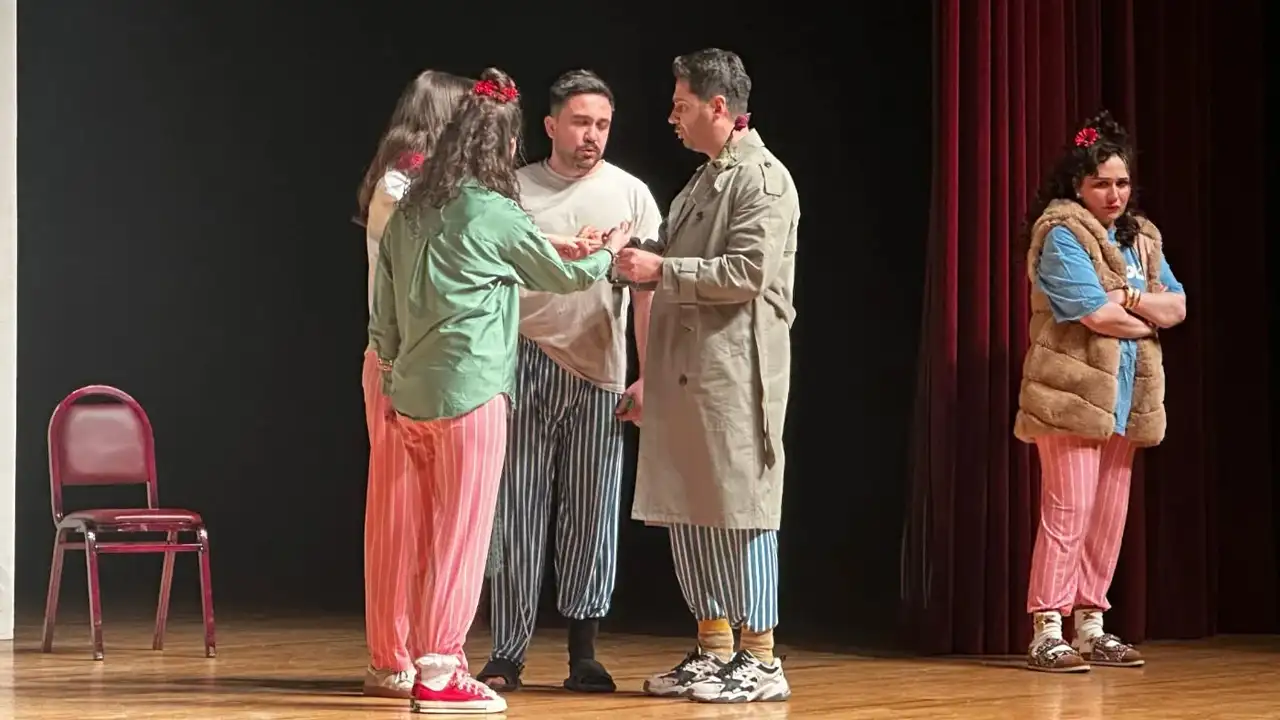 Kütahya'da Keçileri Kaçırıyorum Oyunu Sahnelendi 2