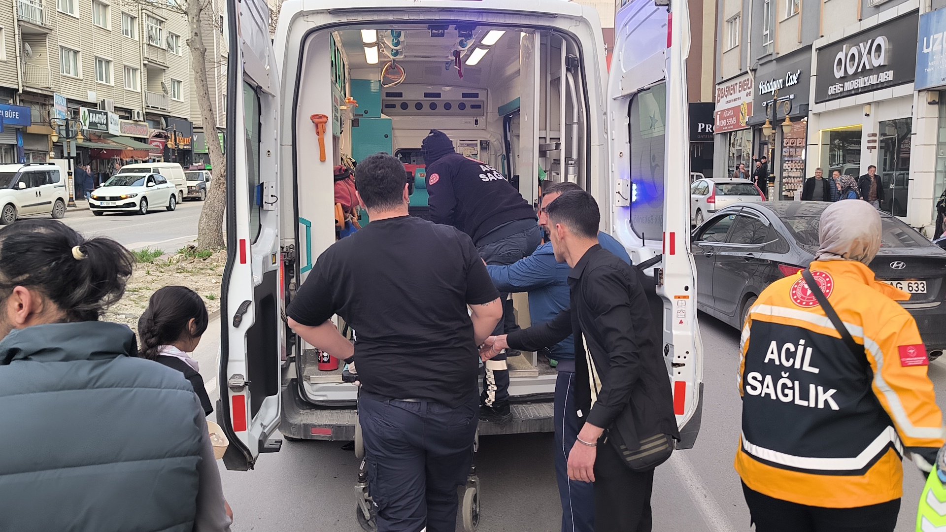 Kütahya'da Motosiklet Aniden Önüne Çıkan Araca Çarptı (1)