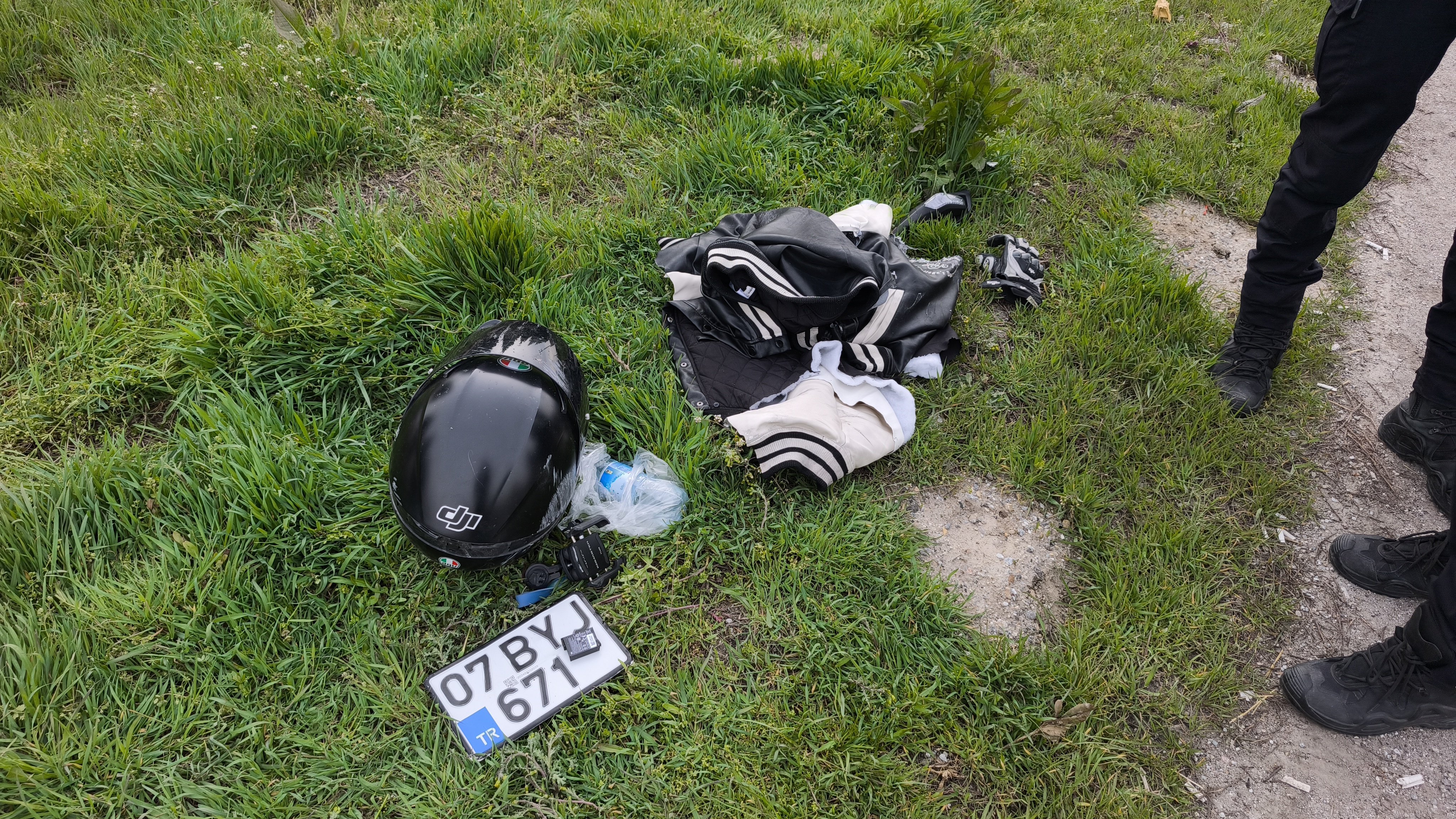 Kütahya’da Motosiklet Köpeğe Çarpıp Takla Attı (2)