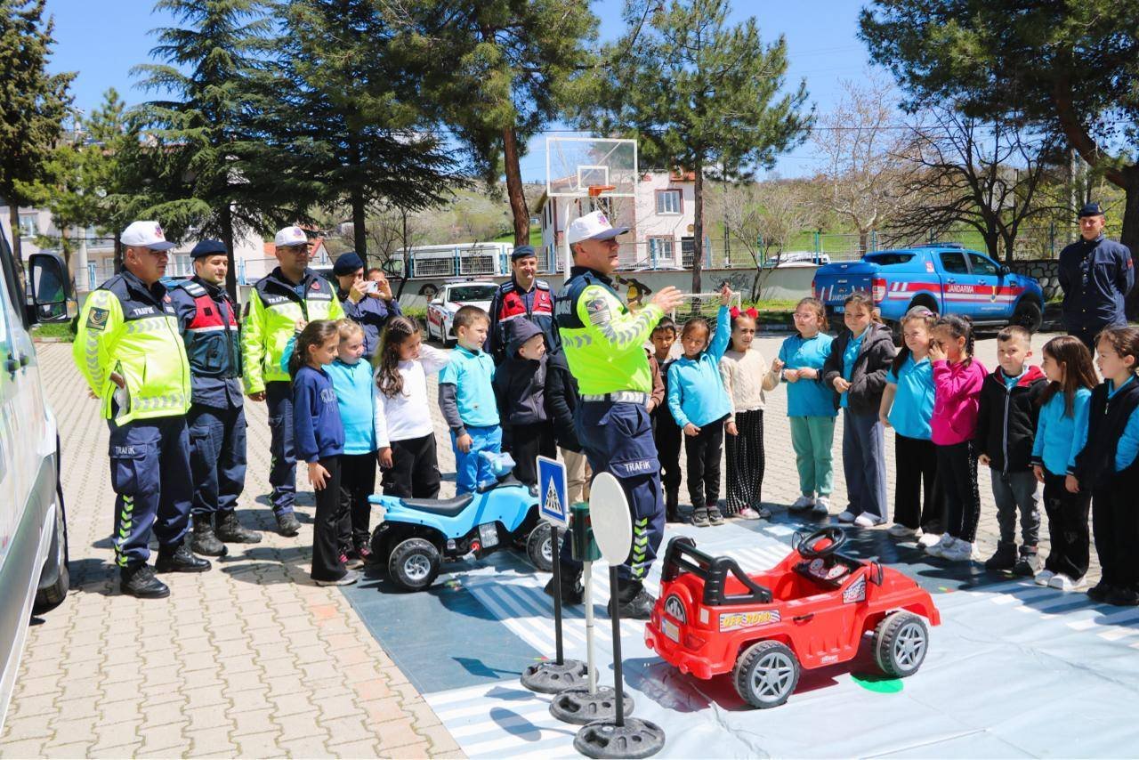 Kütahya’da Öğrencilere Trafik Bilinci Aşılandı (2)