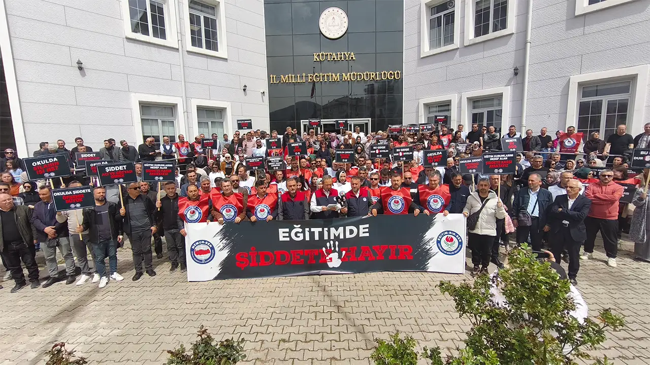 Kütahya’da Öğretmenler, Eğitimde Şiddete Tepki Gösterdi 5