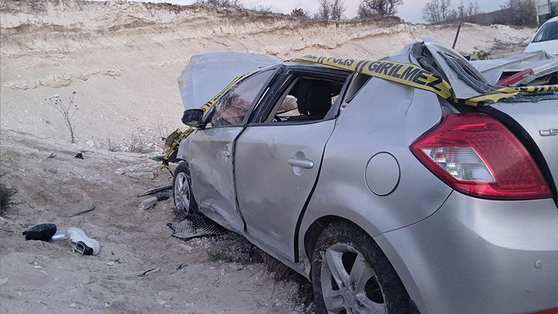 Kütahya’da Otomobil Takla Attı, 3 Genç Yaralı (4)