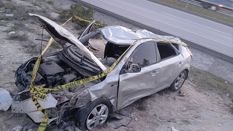 Kütahya’da Otomobil Takla Attı, 3 Genç Yaralı (6)