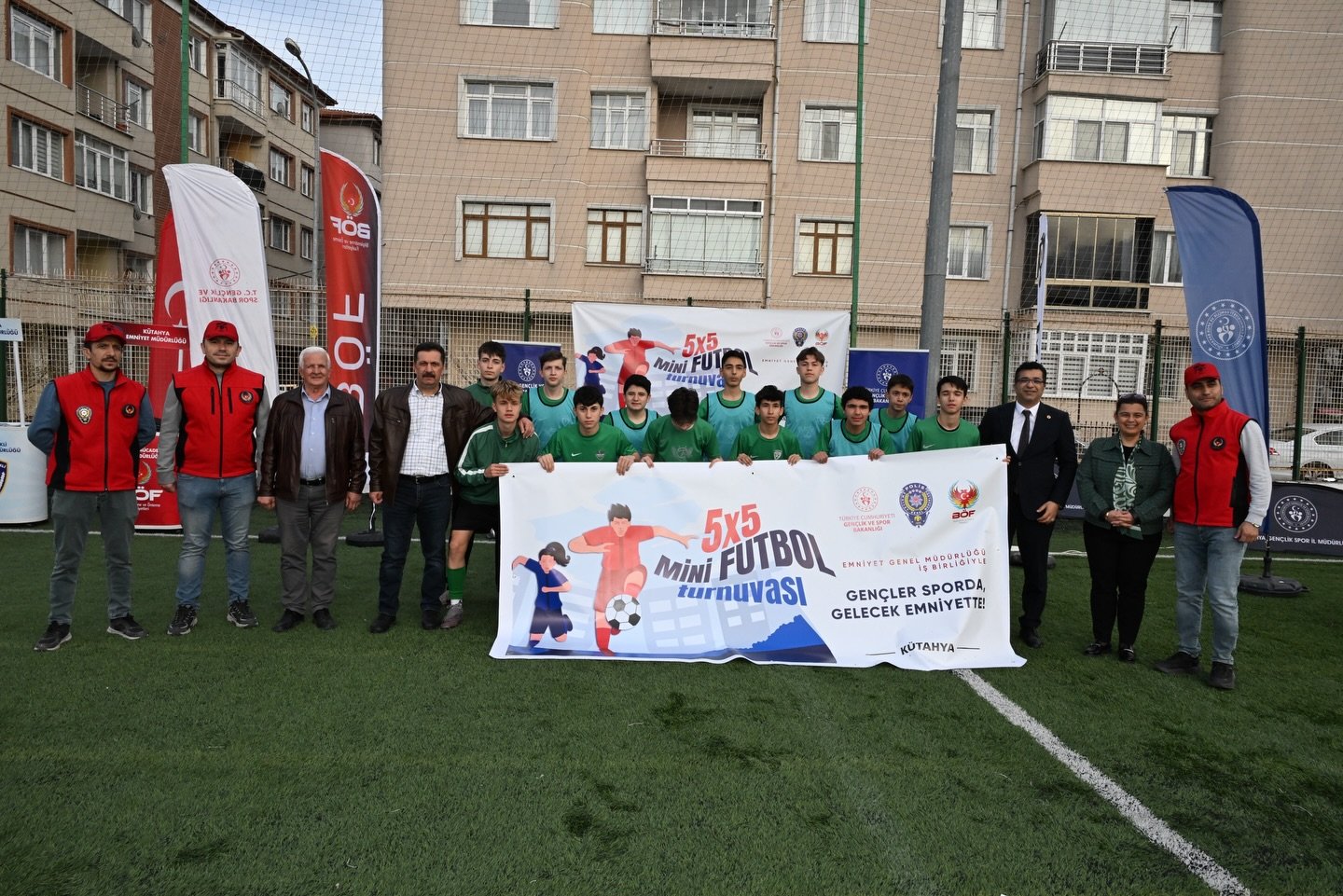 Kütahya’da Polis Haftası Turnuvasında Gençlerle Buluşma1