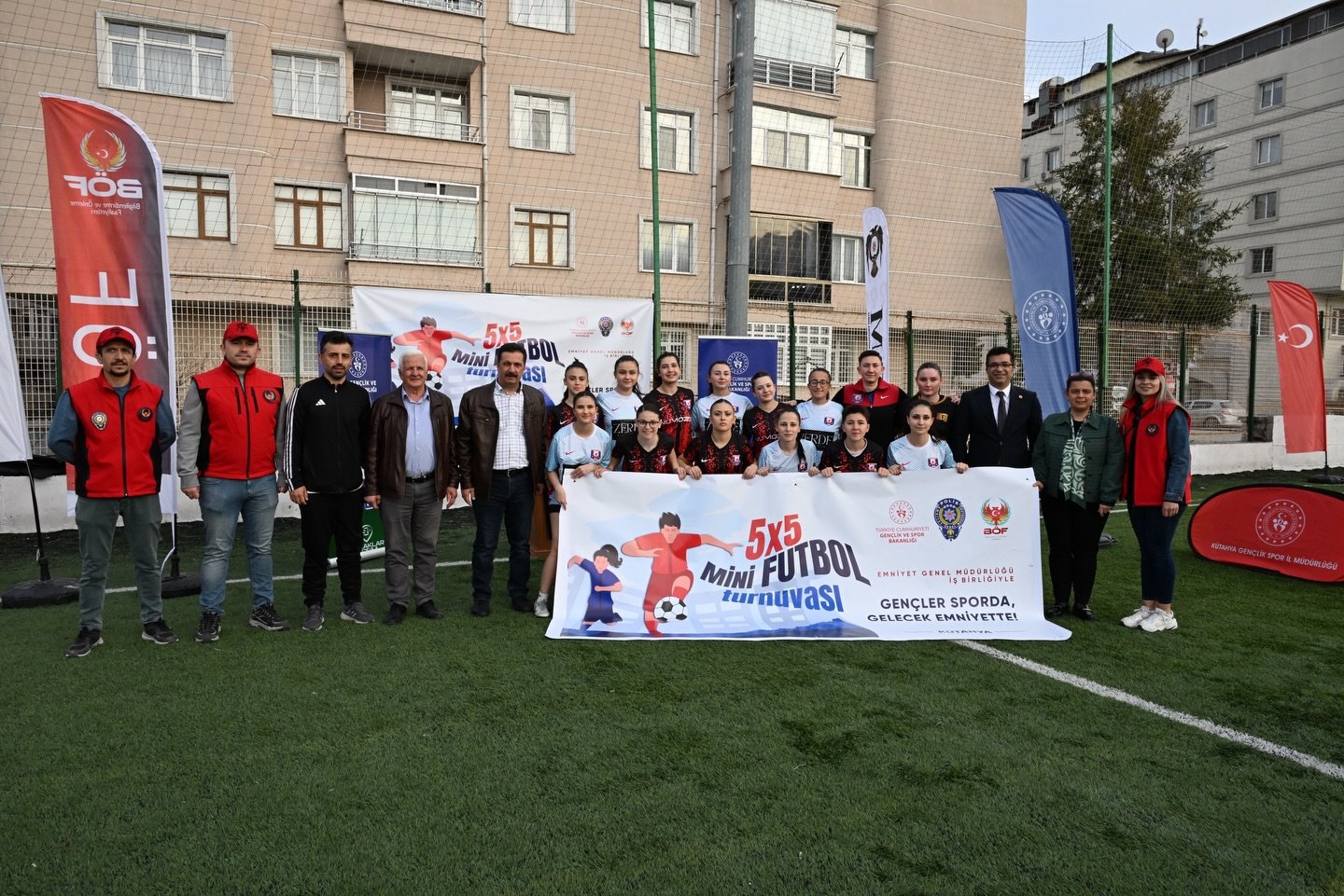 Kütahya’da Polis Haftası Turnuvasında Gençlerle Buluşma2