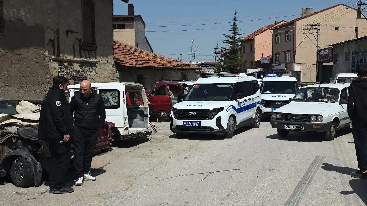 Kütahya'da Tamirci Elektrik Akımına Kapıldı4