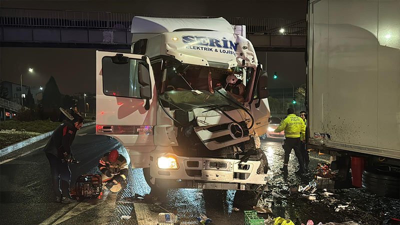 Kütahya'da Tır Kazasında Can Pazarı Yaşandı (4)