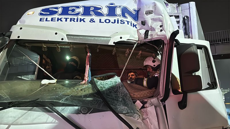 Kütahya'da Tır Kazasında Can Pazarı Yaşandı