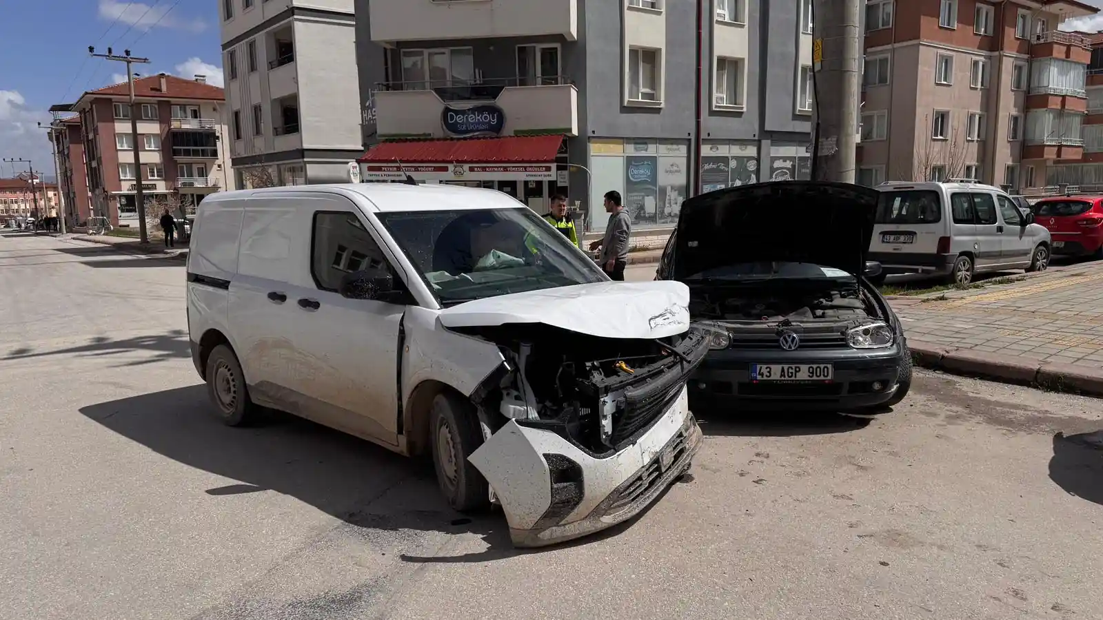 Kütahya’da Üç Araçlık Kaza, Maddi Hasar Oluştu 2