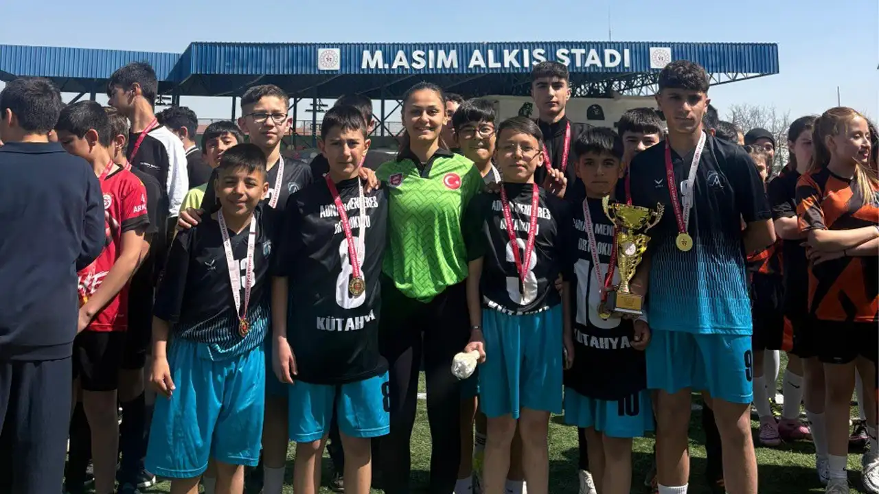 Kütahya’da Yıldızlar Ragbi Şampiyonları Belli Oldu 1