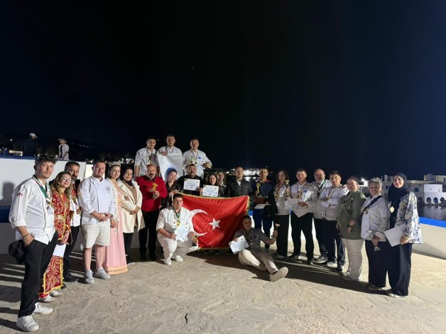 Kütahyalı Öğrencilerden 9 Altın Madalyalı Başarı 2