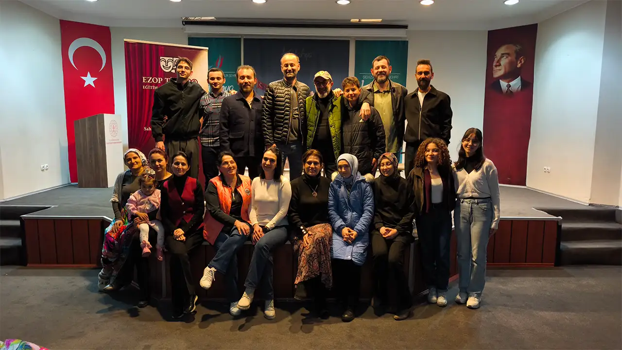 Kütahyalı Tiyatro Ekibinden Metehan’a Anlamlı Destek6