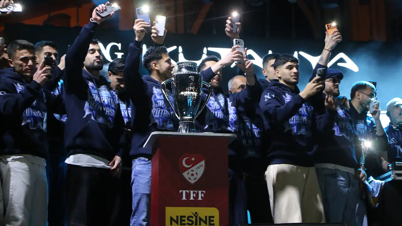 Kütahyaspor Şampiyonluğunu Taraftarıyla Vazoda Kutladı7