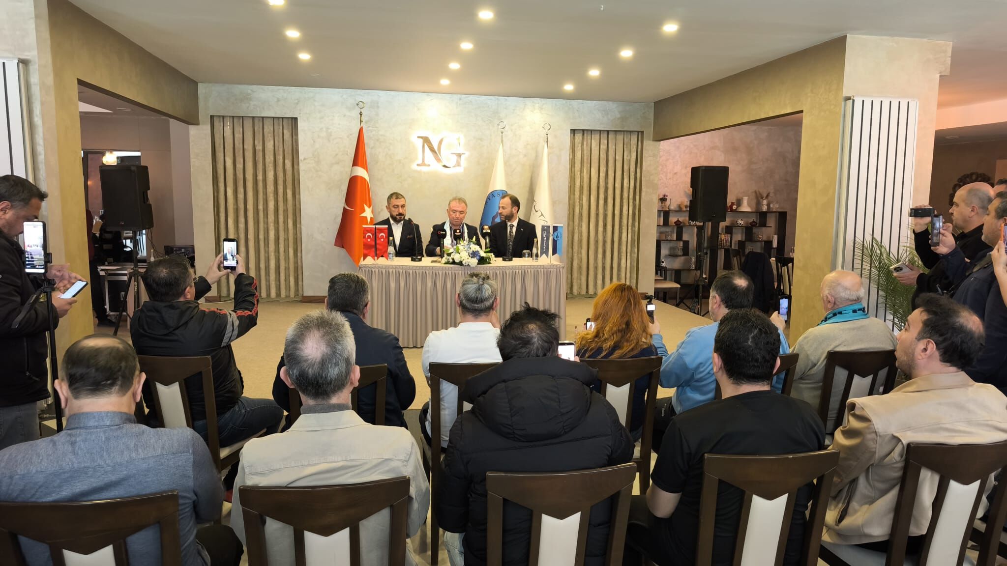 Kütahyaspor'da Beklenen Açıklama Yapıldı (3)