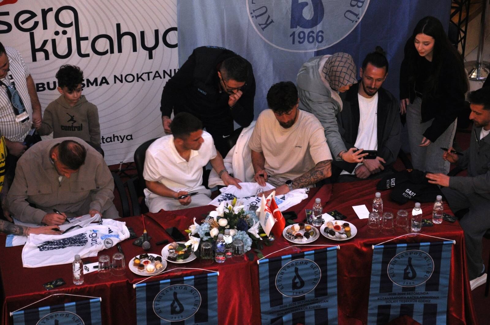 Kütahyaspor’dan Taraftara Imza Günü Yoğun Ilgi (4)-1