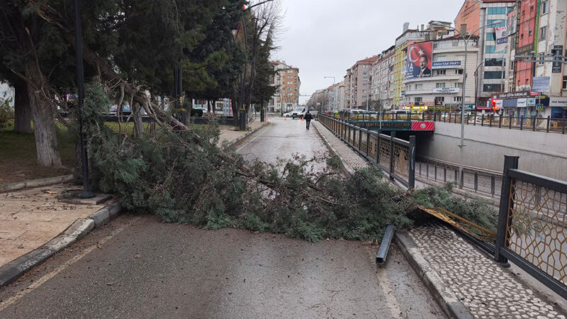 Kütahya’ya Meteoroloji’den Sarı Kodlu Uyarı, Dikkat! (4)