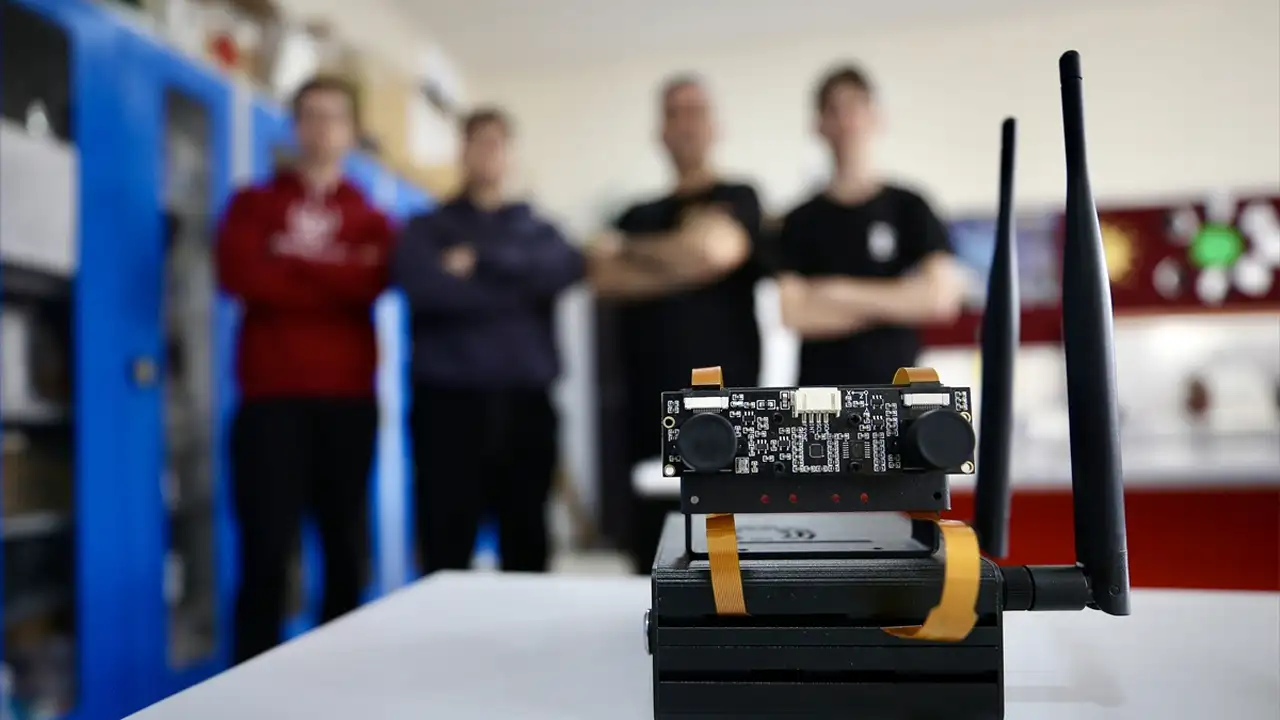Liselilerin Görme Engelliler Için Geliştirdiği Robot Ödül Aldı 3