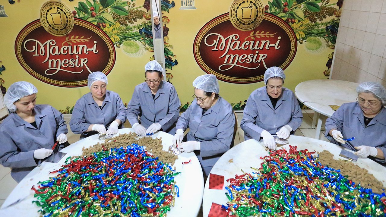 Manisa’da 10 Ton Mesir Macunu Kadınların Emeğiyle Hazırlanıyor 1