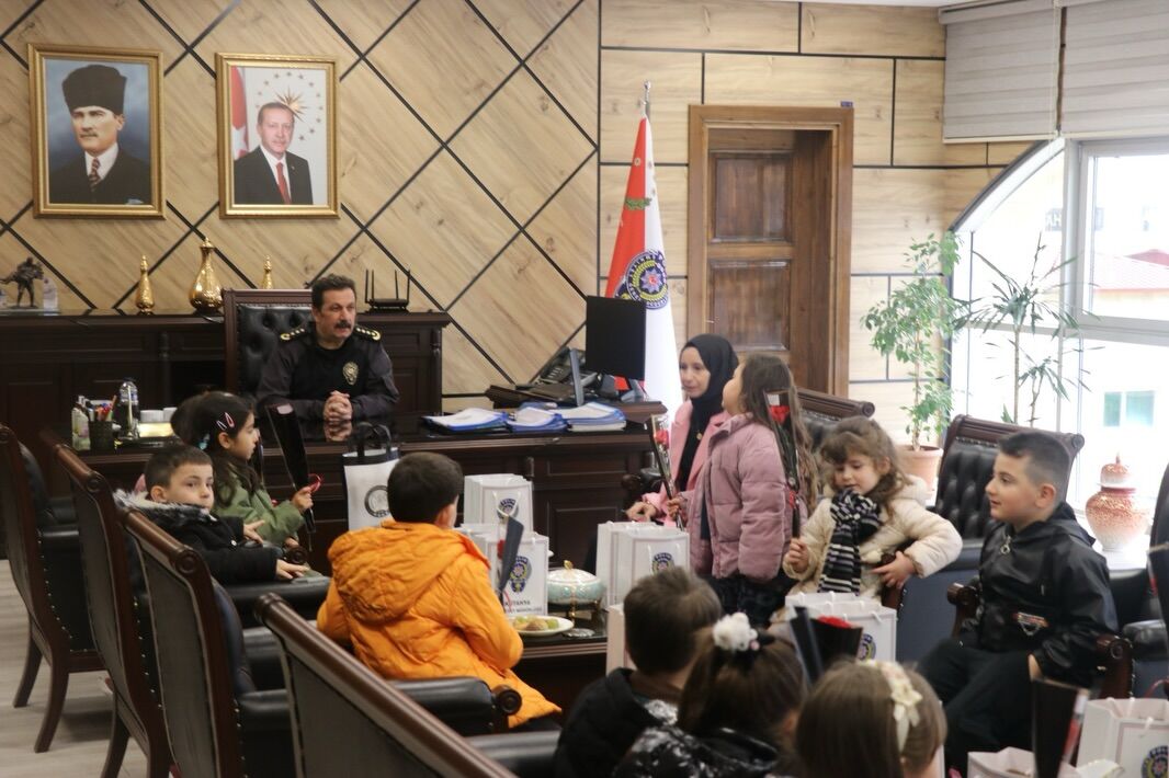 Miniklerden Polis Haftasında Anlamlı Ziyaret4