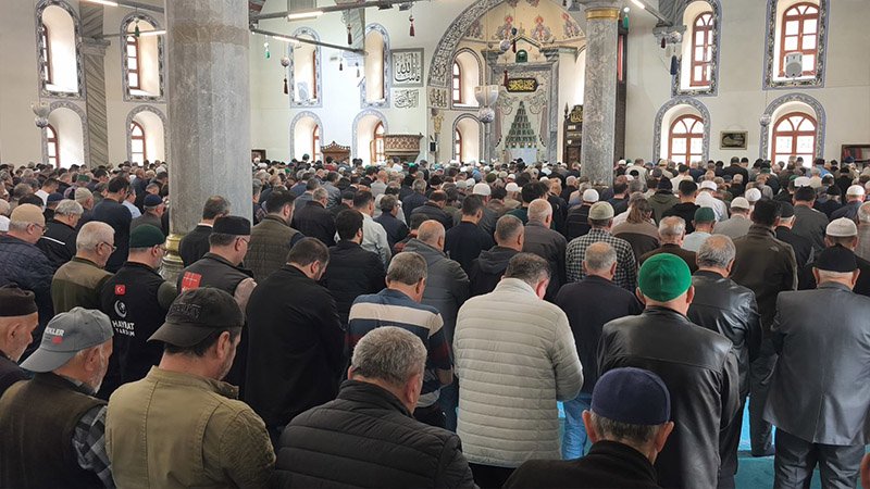 Okul Saldırılarında Ölenler Için Kütahya'da Gıyabi Cenaze Namazı Kılındı (2)