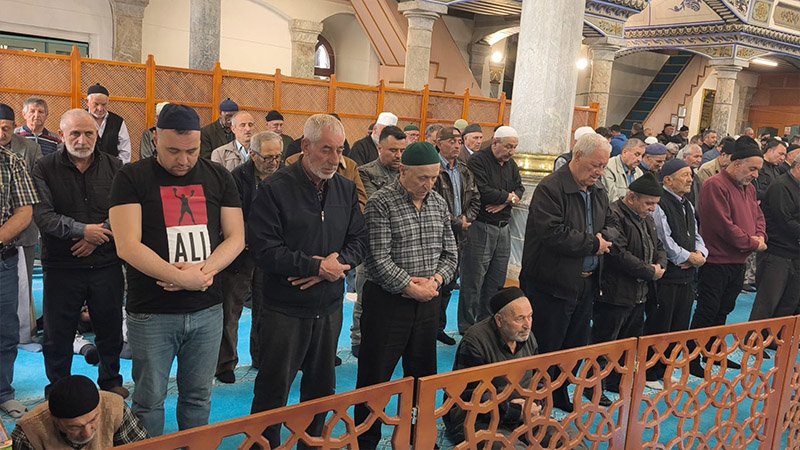 Okul Saldırılarında Ölenler Için Kütahya'da Gıyabi Cenaze Namazı Kılındı (6)