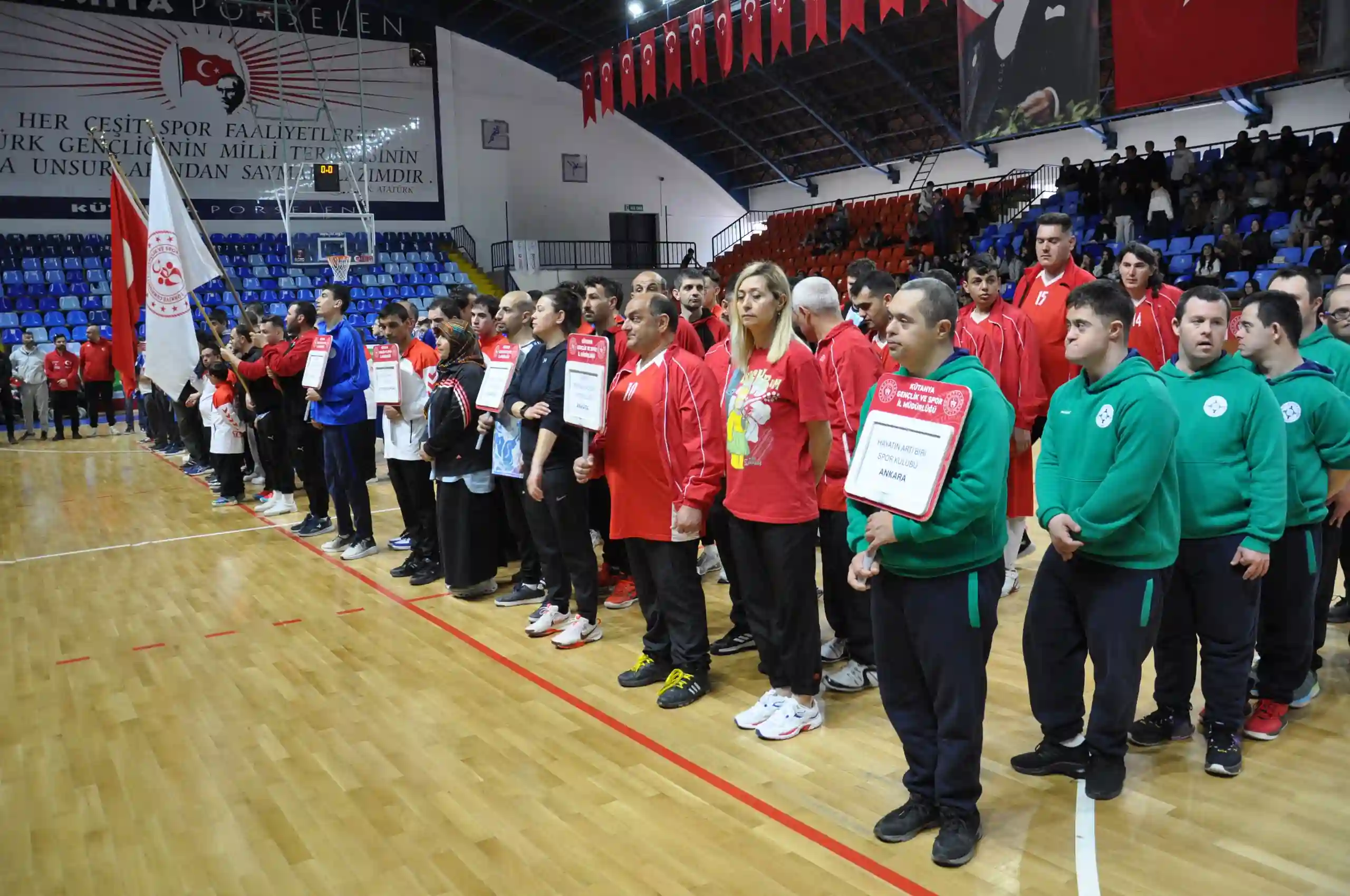 Özel Sporcular Kütahya’da Parkeye Çıkıyor