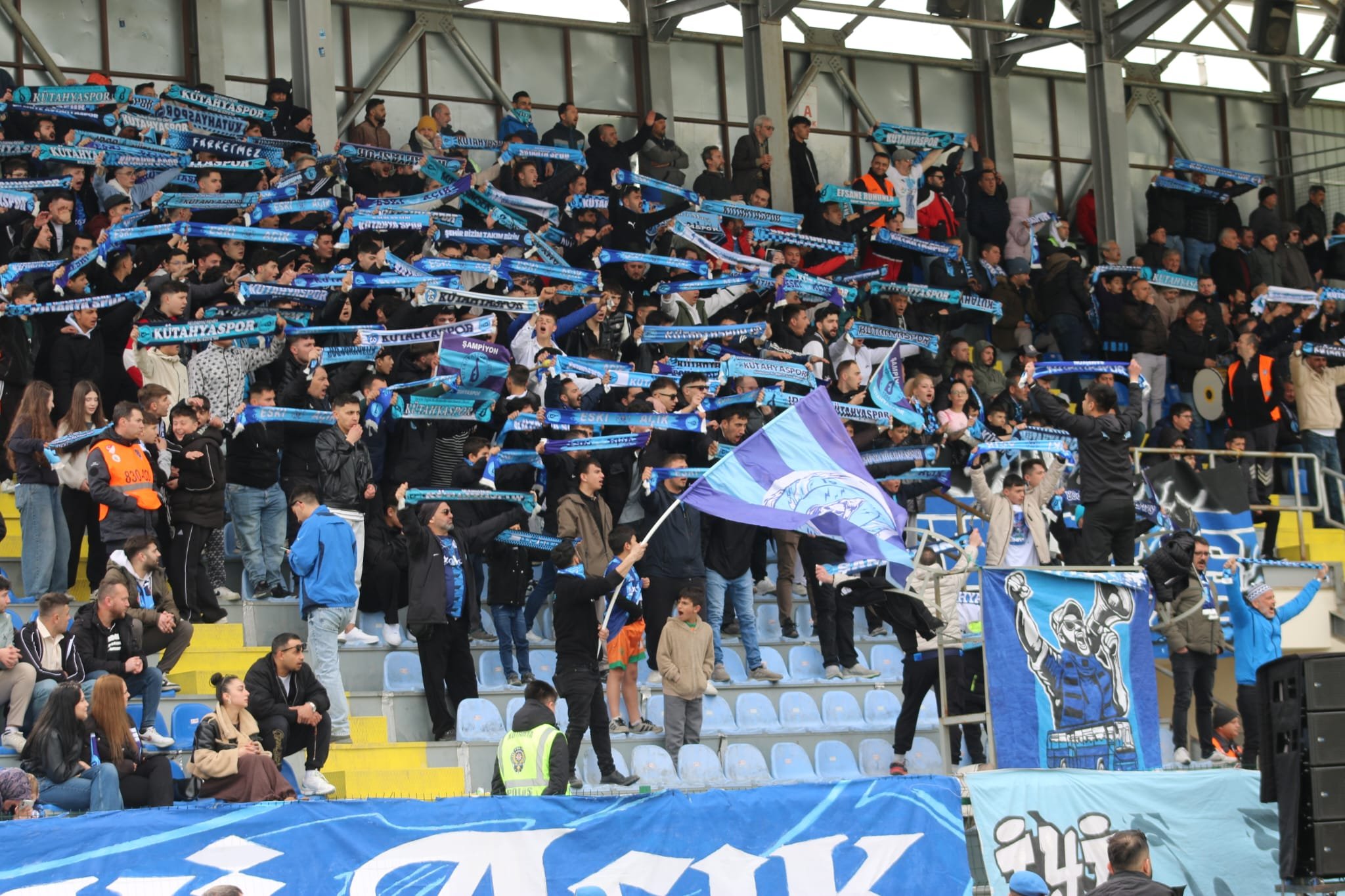 Şampiyon Kütahyaspor Ilk Yarıyı Golsüz Bitirdi (1)-1