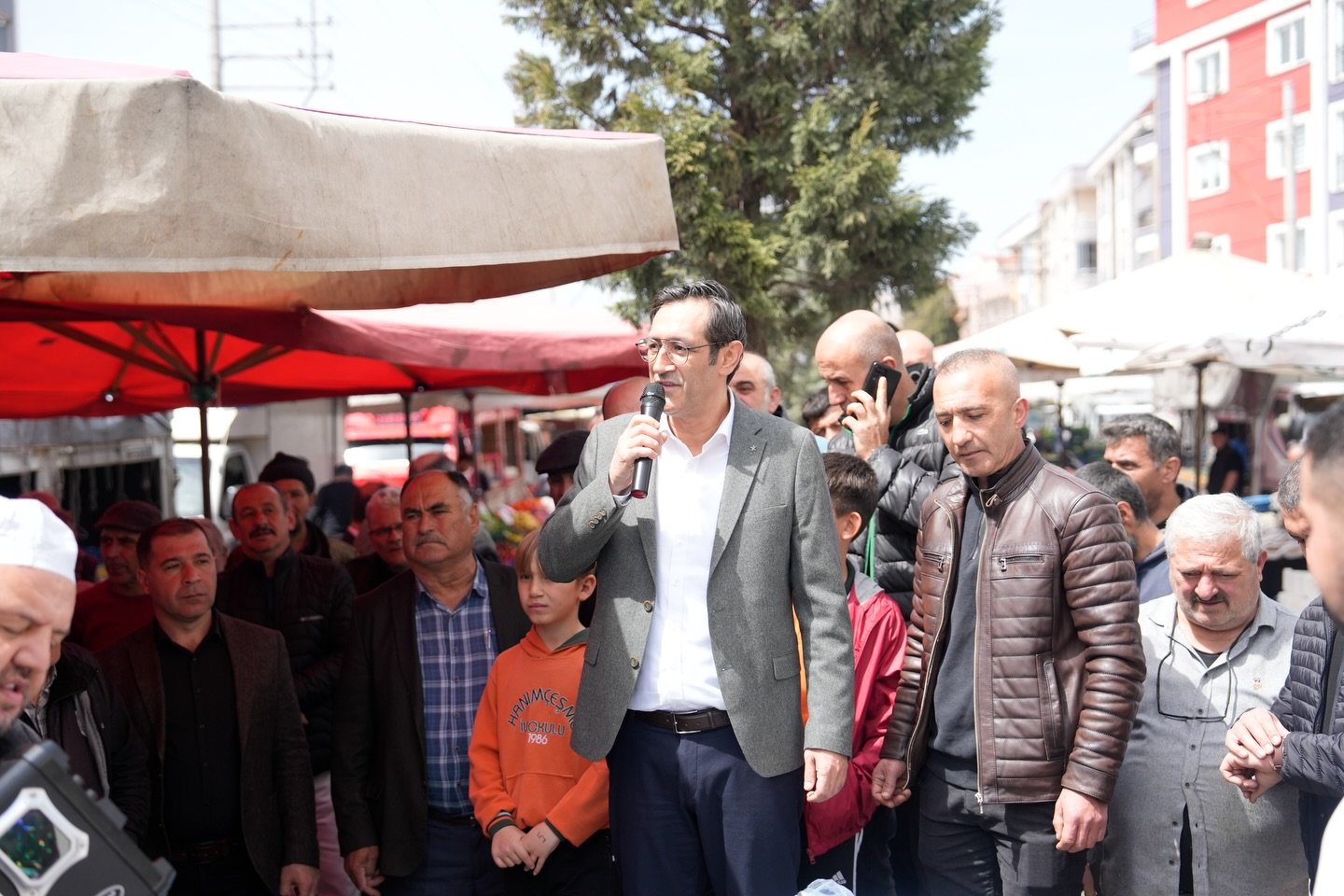 Tavşanlı Belediye Başkanı Derin Salı Pazarı Alanını Inceledi 1