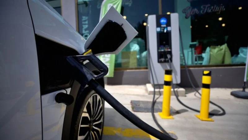 Türkiye’de Otomobil Satışlarında Yeni Dönem Yarısı Elektrikli