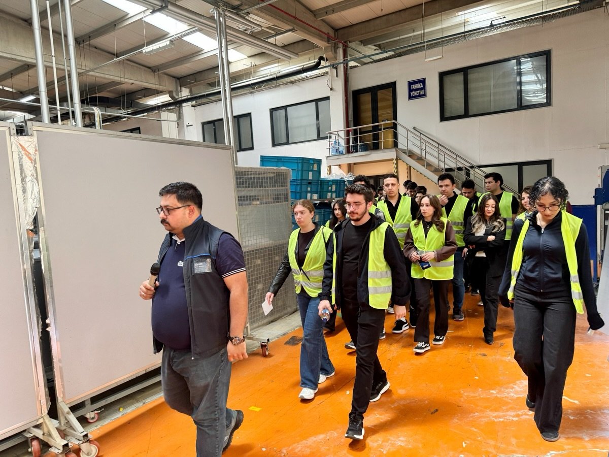 Üniversiteliler Sanayiyi Yerinde Tanıyor3