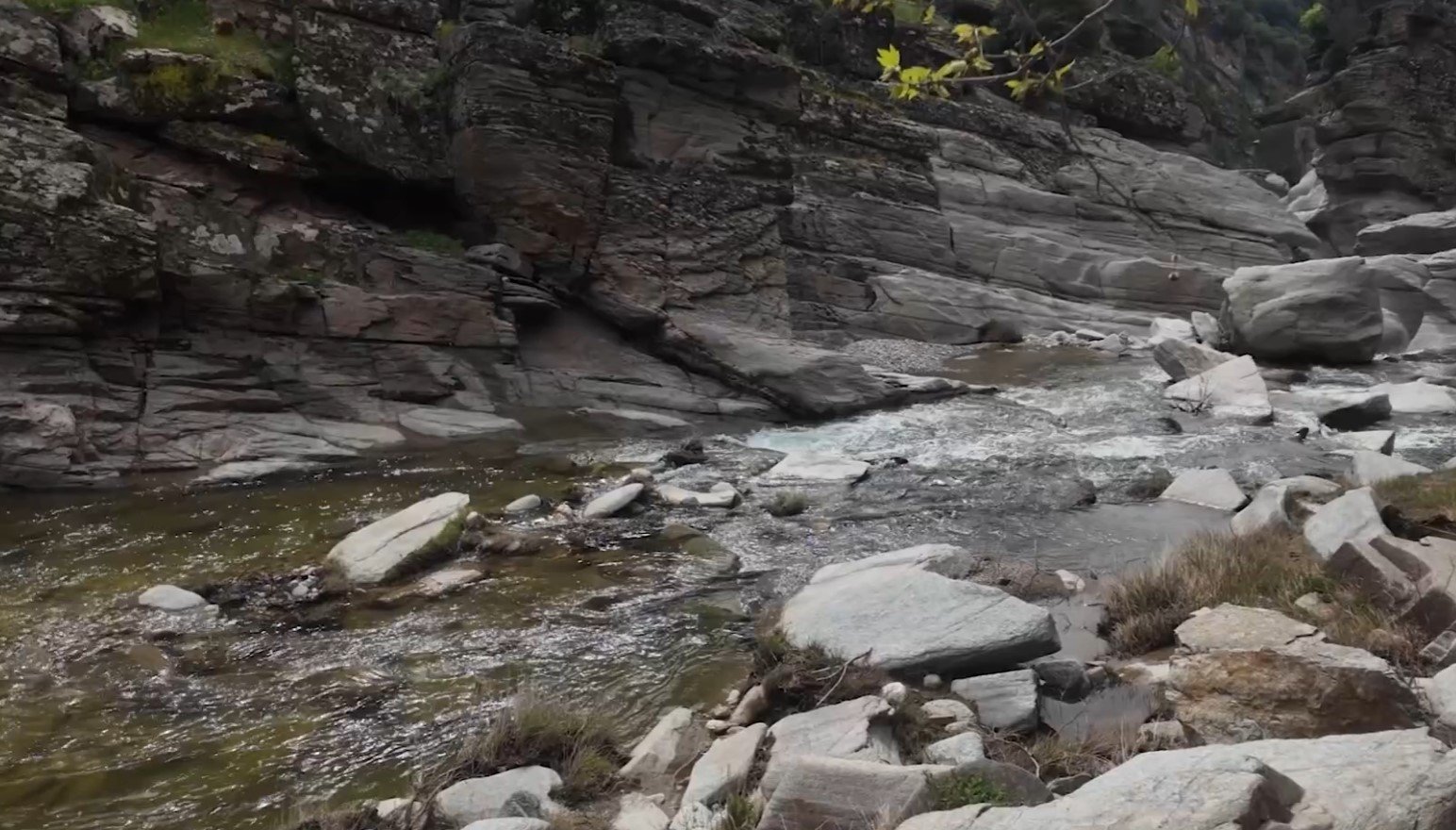 Uşak Taşyaran Vadisi Suyun Şekillendirdiği Kayalarıyla Ilgi Görüyor 2