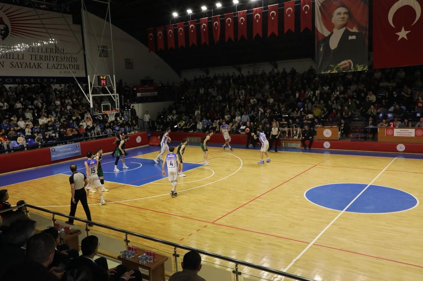 Vali Işın, Kütahya Belediyespor Maçını Izledi