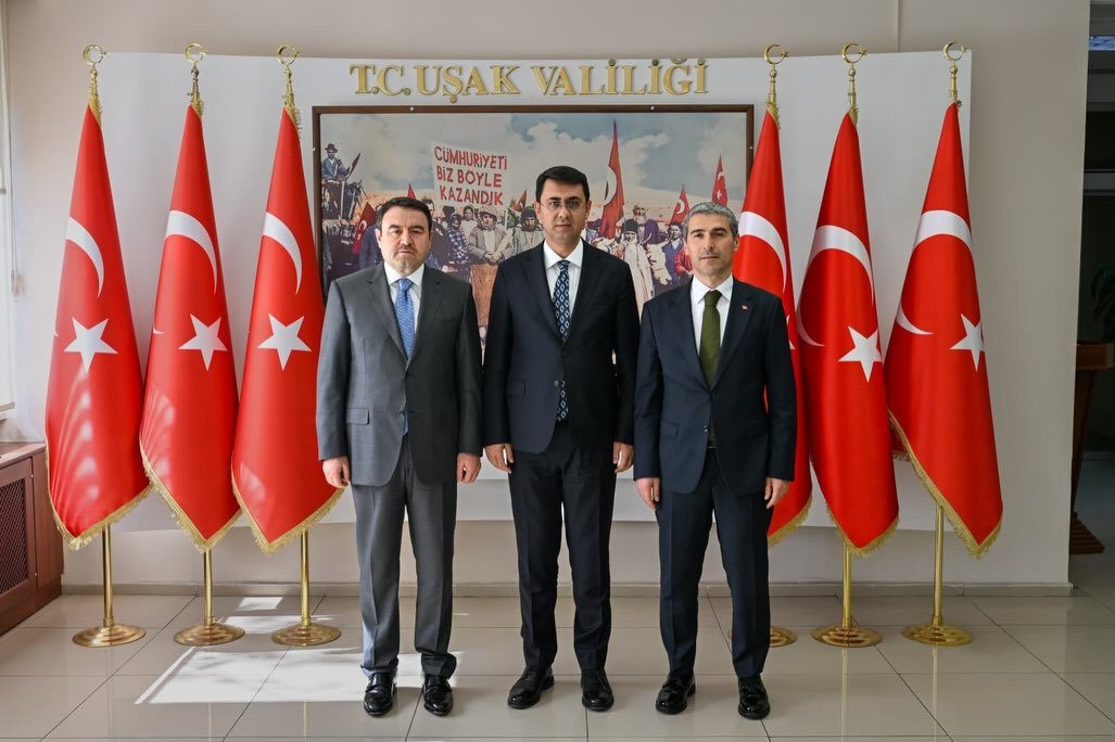 Valilerden Uşak Valisine Anlamlı Ziyaret1