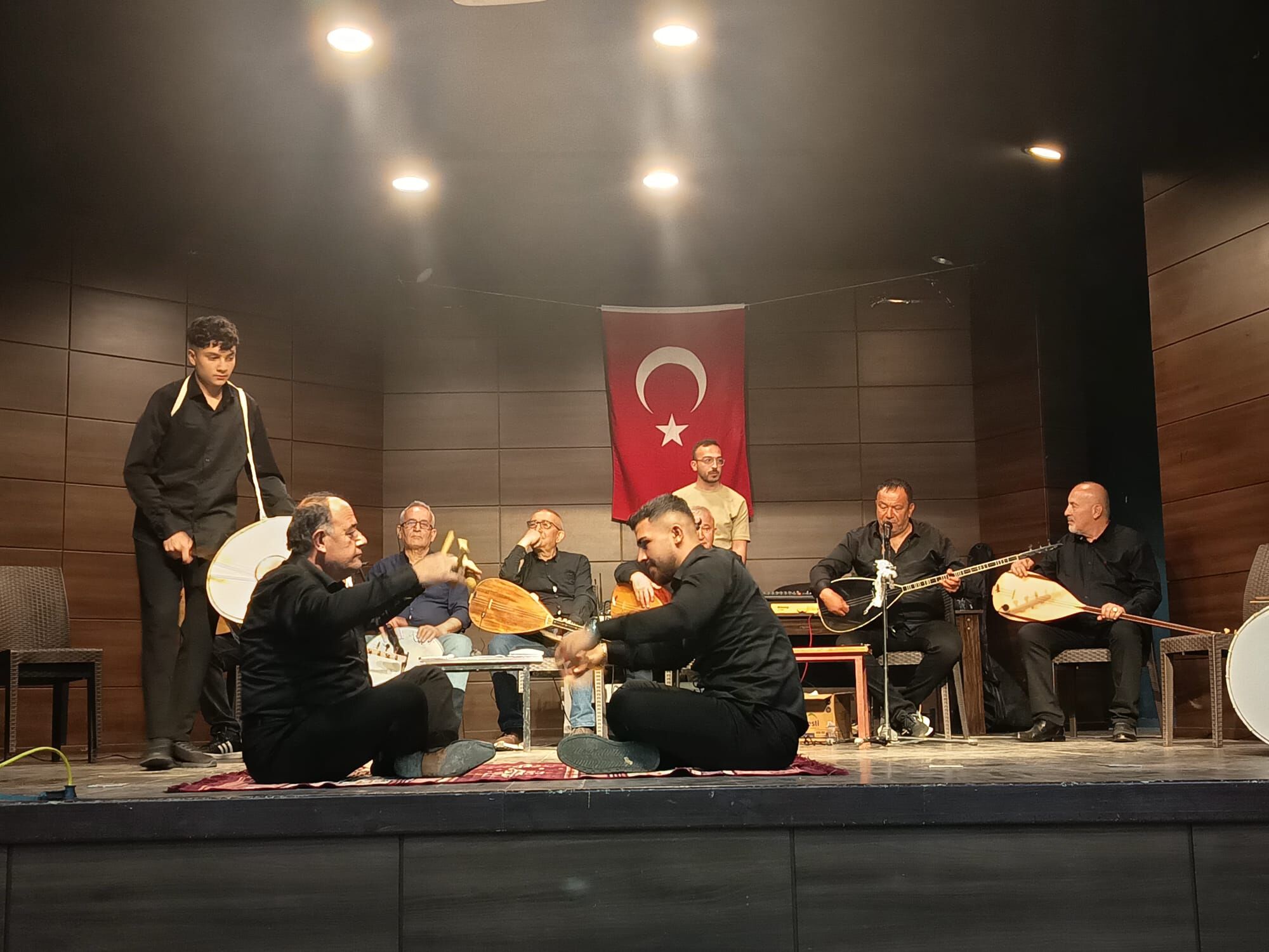 Neşet Ertaş konseri Afyonkarahisar’da duygusal anlar yaşattı-1