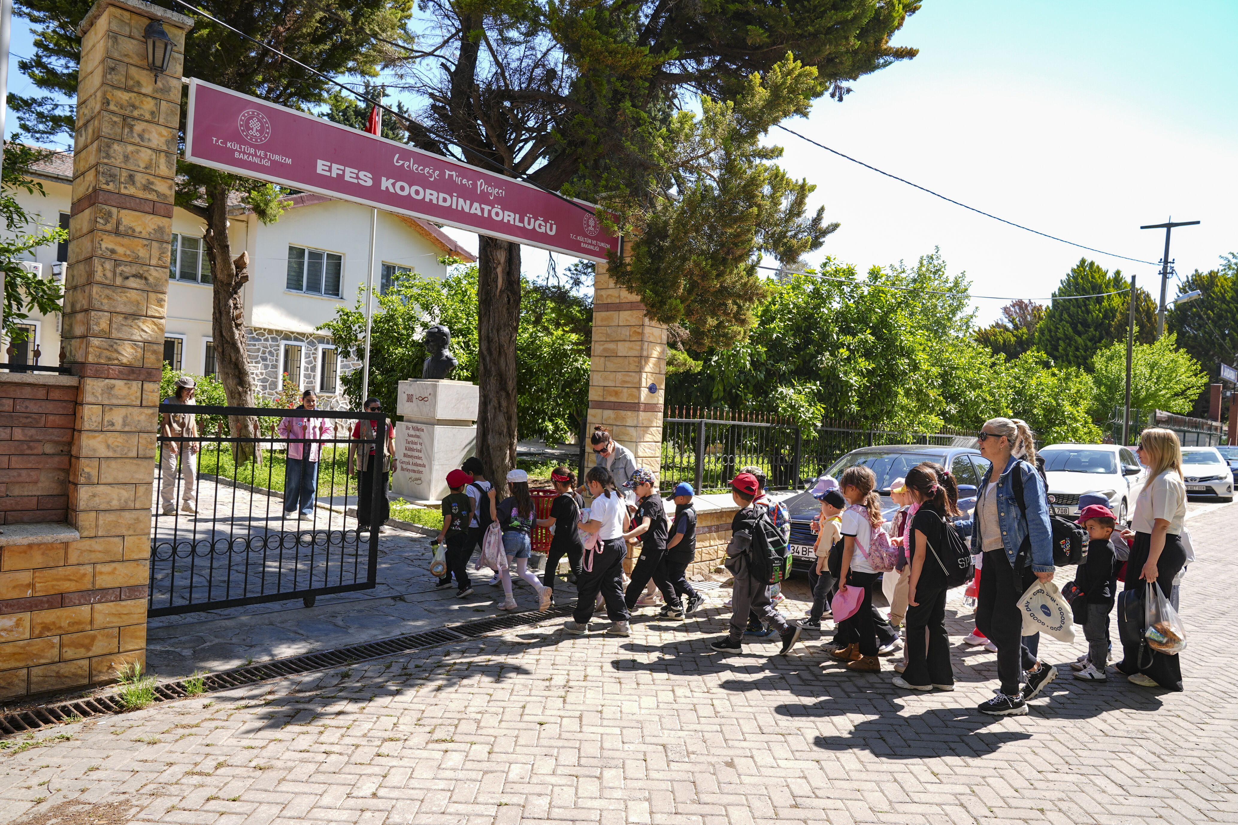 Geleceğin “kültür koruyucuları” Efes’te yetişiyor-2