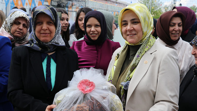 Ak Parti Kadın Kolları Başkanı Ercan'dan Kütahya'da Ak Partlili Belediye Çağrısı (5)