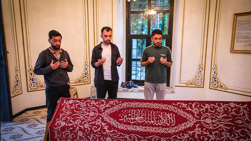 “Kuruluştan Çanakkale’ye Tarih Ve Medeniyet Gezisi” Hayme Ana Türbesi’nde Başladı (2)