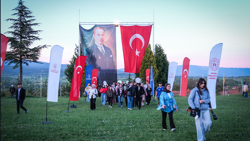 “Kuruluştan Çanakkale’ye Tarih Ve Medeniyet Gezisi” Hayme Ana Türbesi’nde Başladı (8)