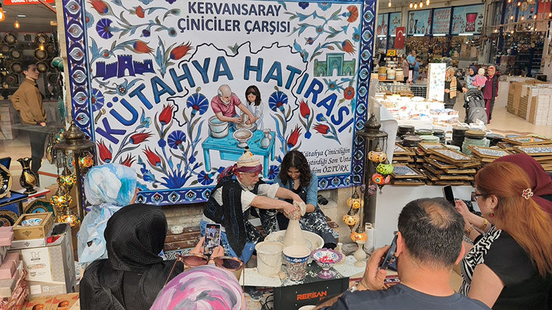 Kütahya Çiniciler Çarşısı Binlerce Vatandaşı Ağırladı (2)