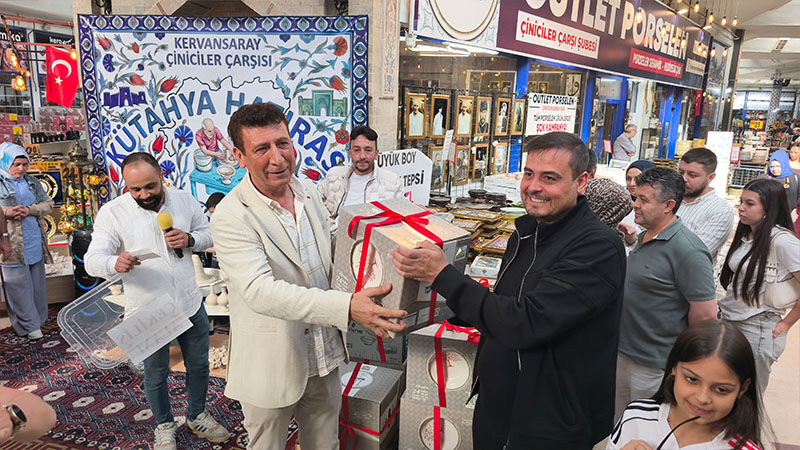 Kütahya Çiniciler Çarşısı Binlerce Vatandaşı Ağırladı (5)
