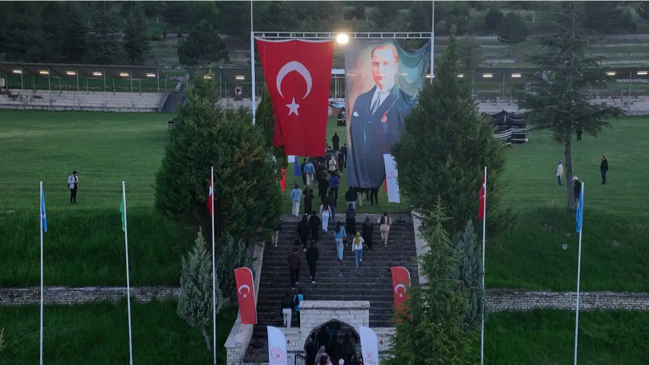 Kütahya Domaniç’te Gençlere Tarih Ve Medeniyet Gezisi 4