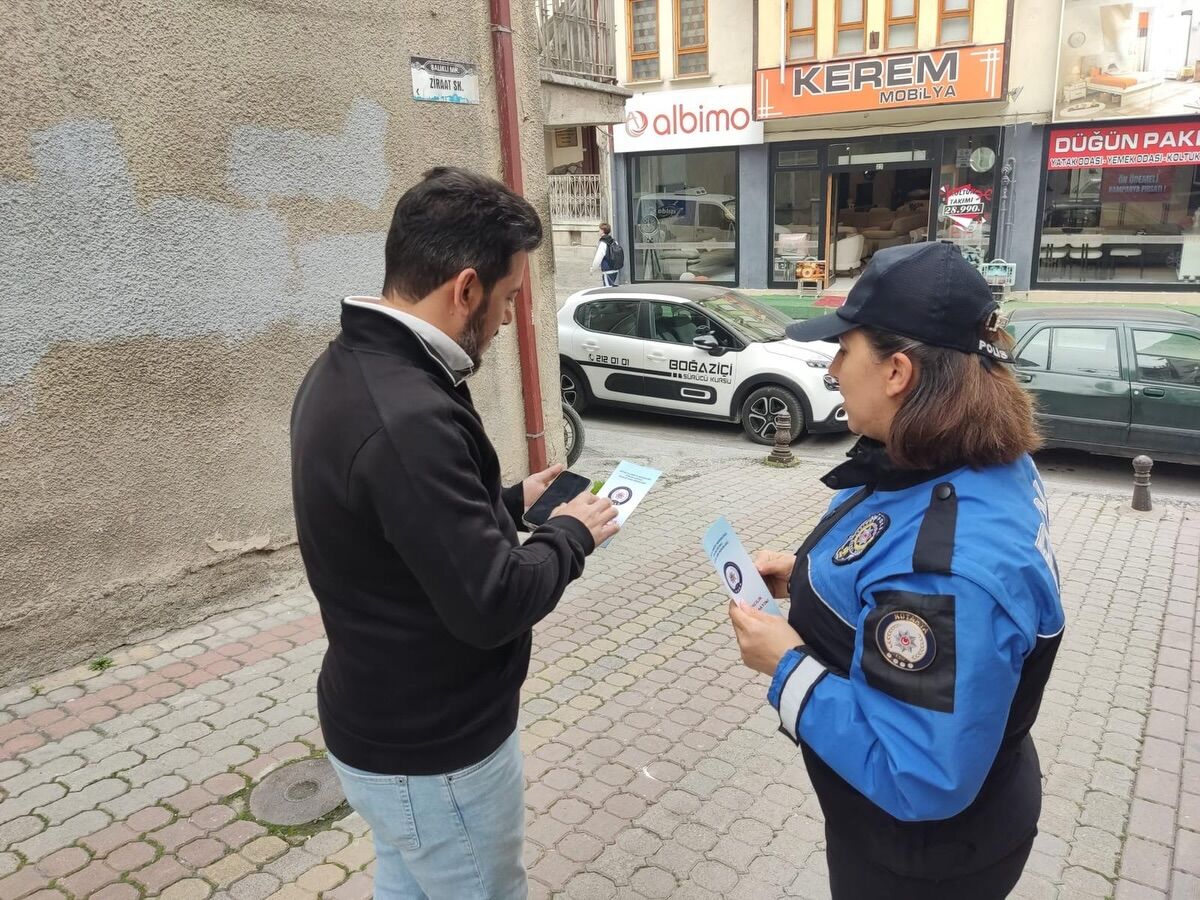 Kütahya Polisleri Dolandırıcılığa Karşı Halkı Uyardı1