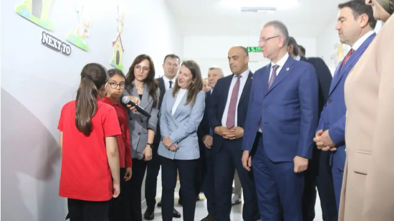 Kütahya Tavşanlı’da İngilizce Koridoru Açıldı-1