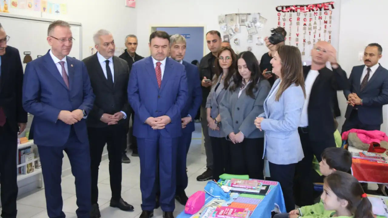 Kütahya Tavşanlı’da Ingilizce Koridoru Açıldı 2
