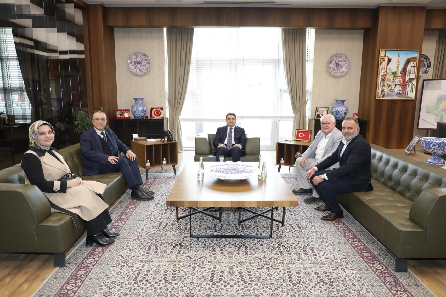 Kütahya Valisi Işın, Müsi̇ad Heyetini Makamında Ağırladı