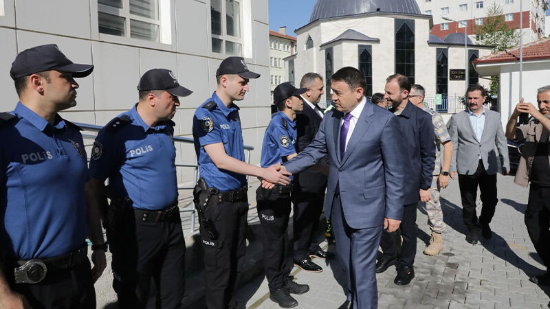 Kütahya Valisi Musa Işın’dan Emniyet Personeline Bayram Ziyareti (1)