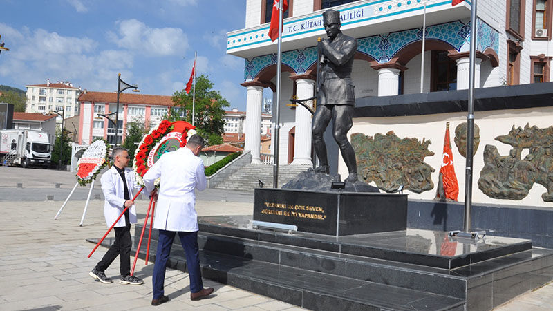 Kütahya’da 14 Mayıs Eczacılar Günü Kutlandı (1)-1